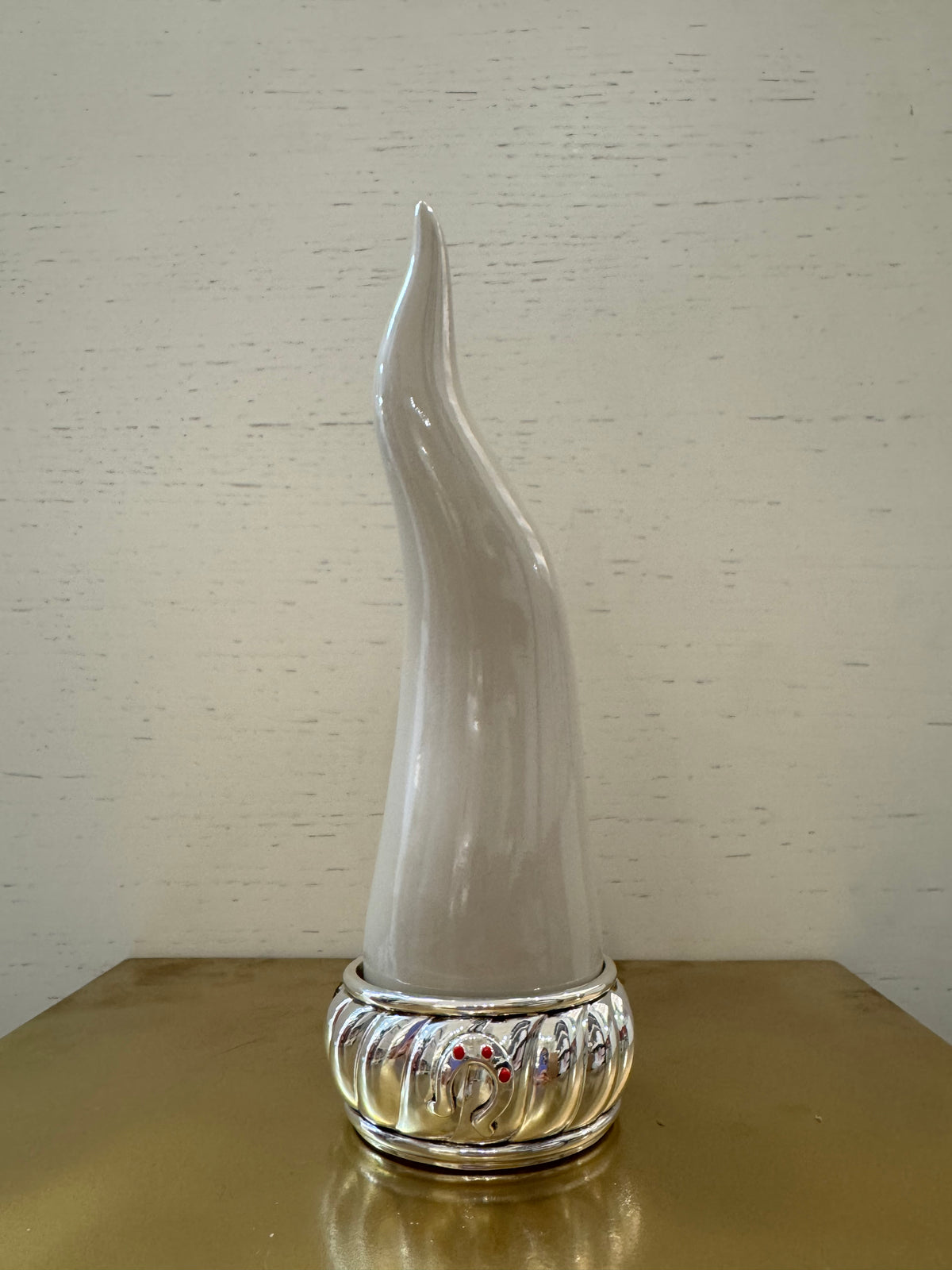 Sovrani - oggetto decorativo portafortuna a forma di corno con base in argento